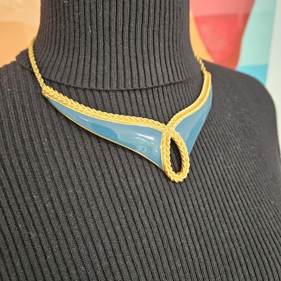 VTG  MONET RUNWAY TEAL ENAMEL  NECKLACE - Picture 5 of 9